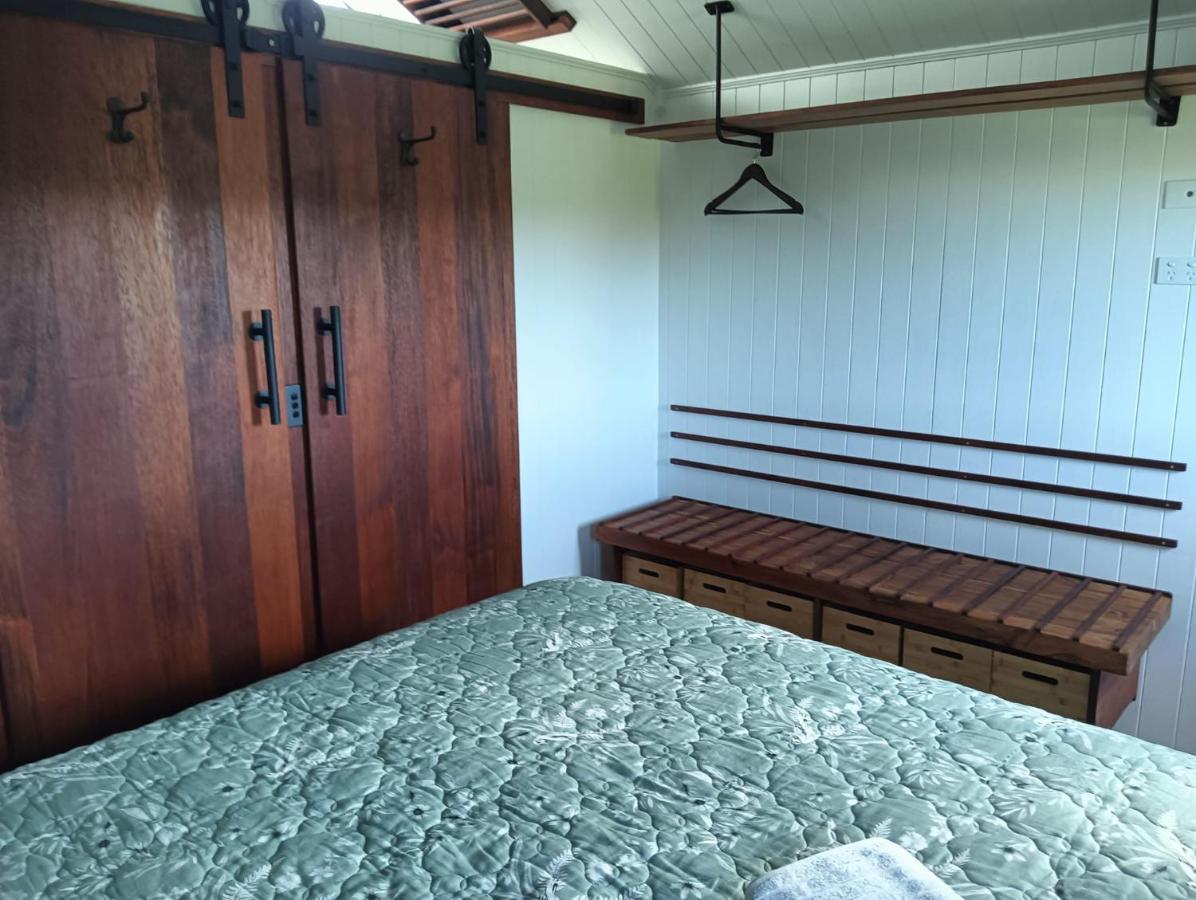 The Hut 56 Villa Whitianga Exteriör bild